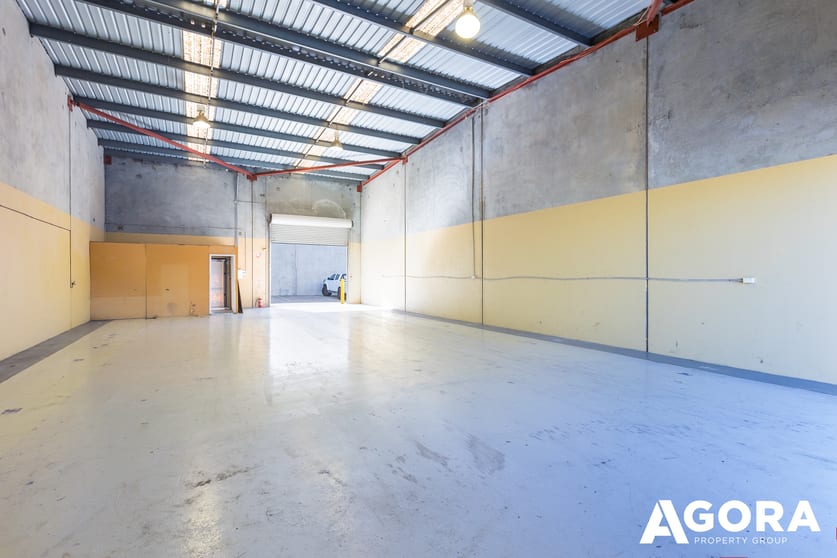 Click to view all images 3/235 Barrington Road Bibra Lake WA 6163 - Image 2