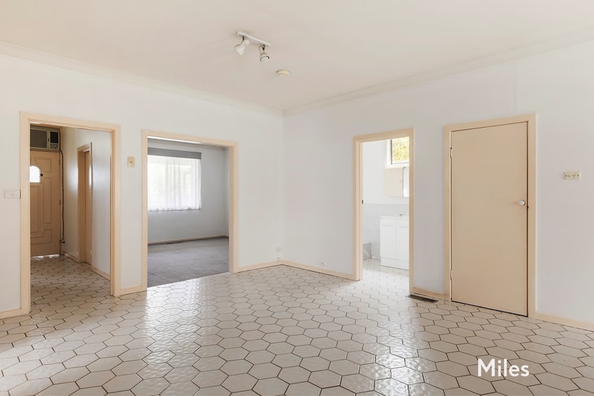 Click to view all images 253 Waterdale Road Ivanhoe VIC 3079 - Image 3
