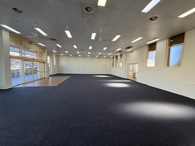 Click to view all images 129 Bentinck Street Bathurst NSW 2795 - Image 2