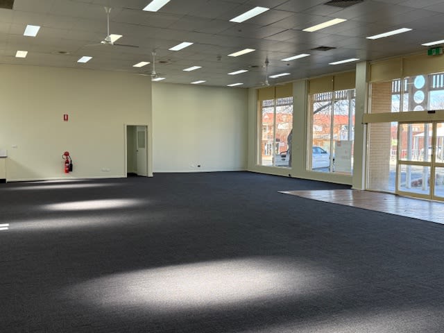 Click to view all images 129 Bentinck Street Bathurst NSW 2795 - Image 3
