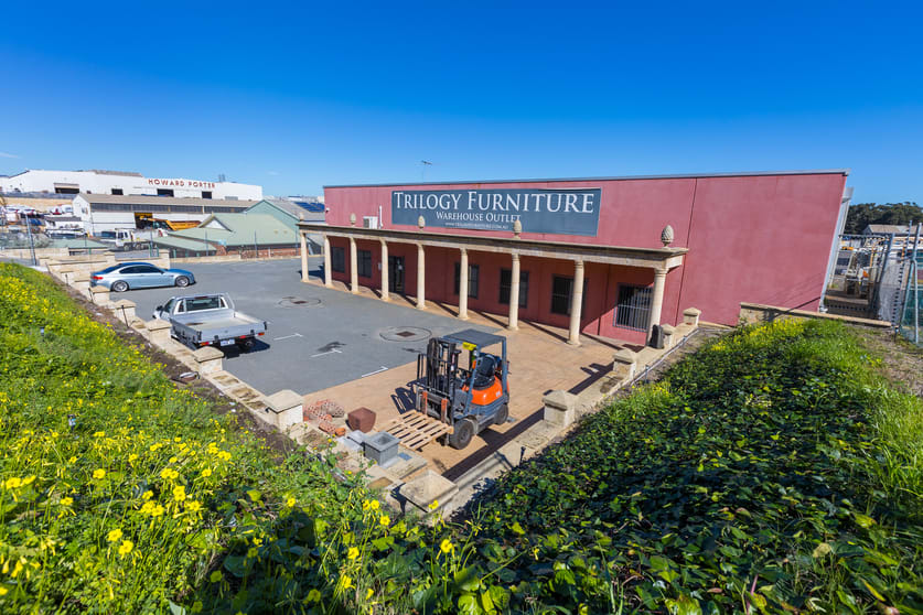 Click to view all images 1/9 Winchester Road Bibra Lake WA 6163 - Image 2