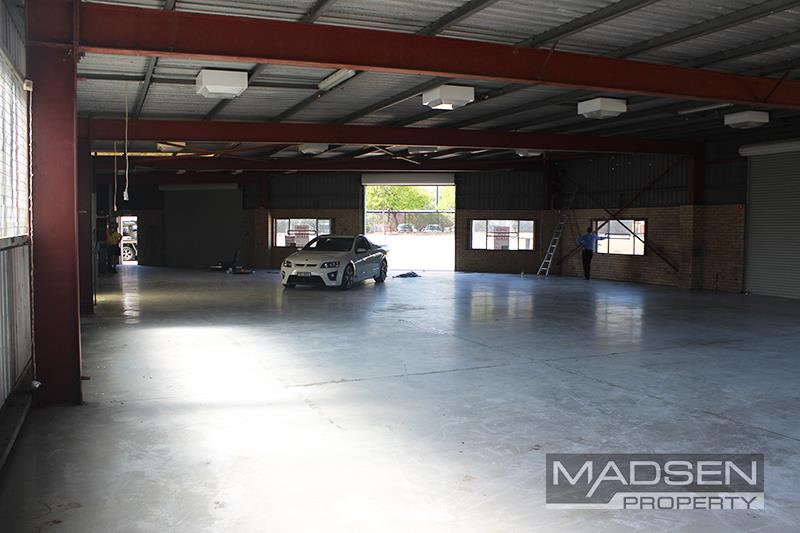 Click to view all images 25 Westcombe Street Darra QLD 4076 - Image 2