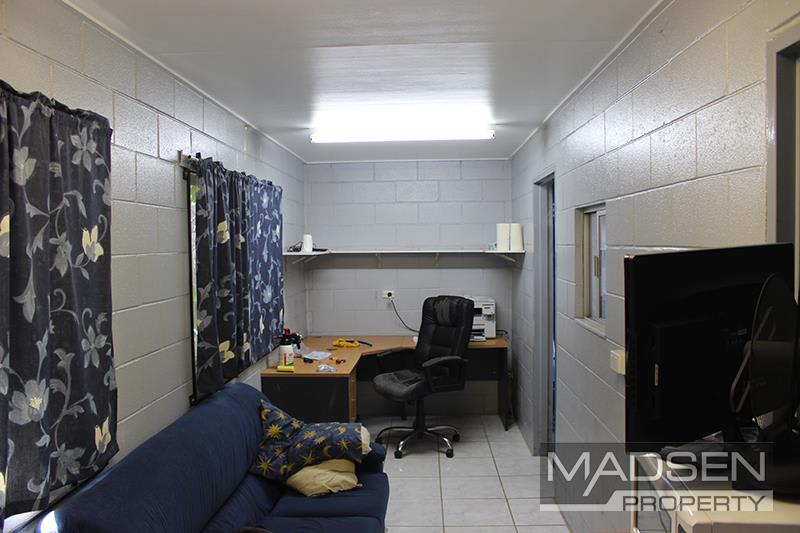 Click to view all images 25 Westcombe Street Darra QLD 4076 - Image 3