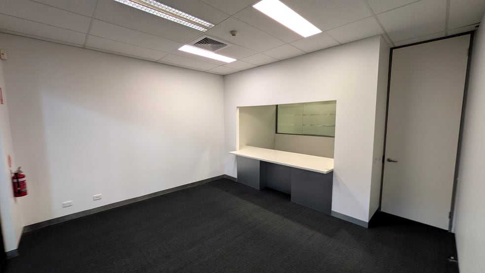 Click to view all images Shop 5/4-22 Wilmot Street Burnie TAS 7320 - Image 2