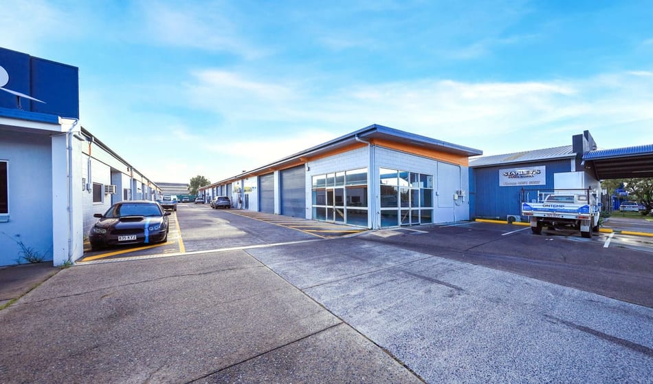 Click to view all images 60-62 Fearnley Street Portsmith QLD 4870 - Image 5
