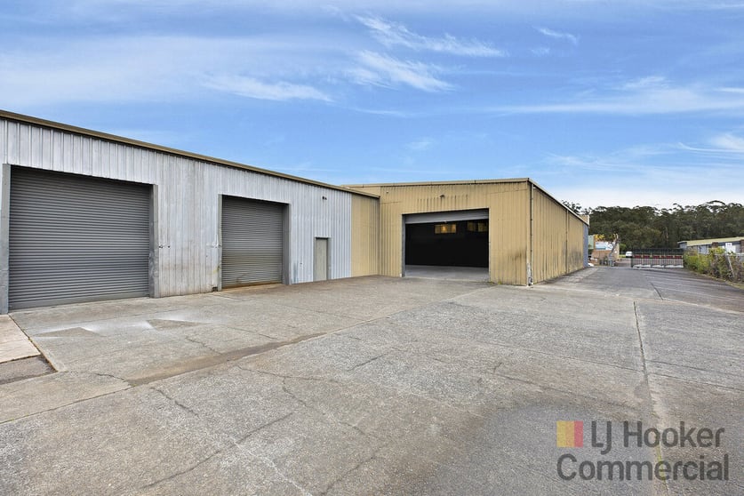 Click to view all images Unit 1 & 2/11 Bonnal Road Erina NSW 2250 - Image 3