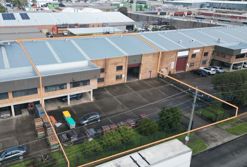 Click to view all images Unit 2/4-16 Alfred Road Chipping Norton NSW 2170 - Image 1