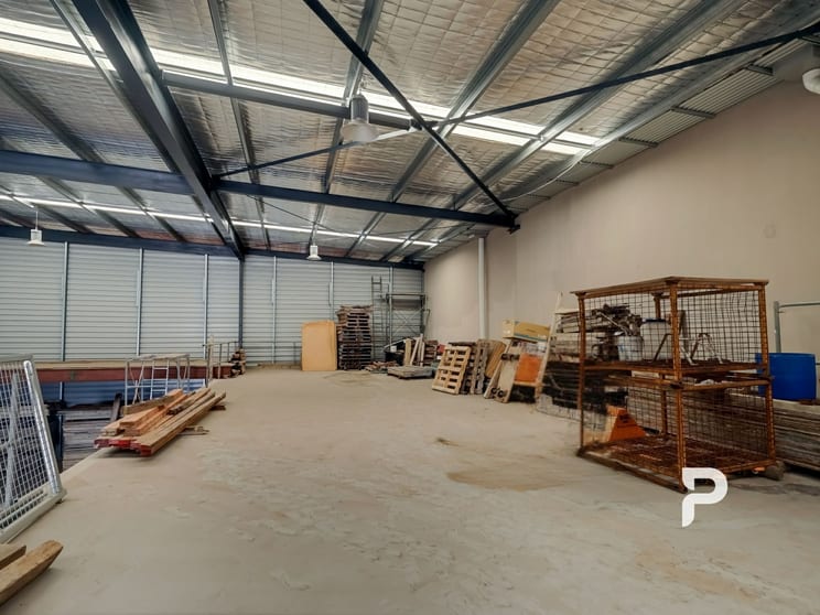 Click to view all images 37 Broadhurst Road Ingleburn NSW 2565 - Image 3
