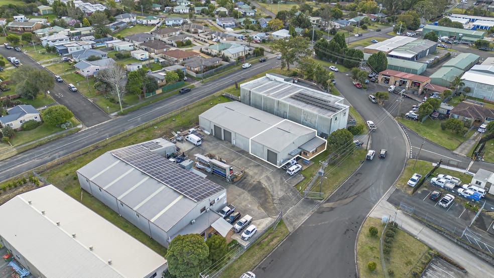 Click to view all images 1/2 McIntyre Way Bomaderry NSW 2541 - Image 1