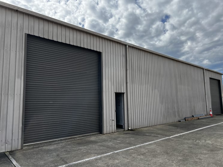 Click to view all images 2/2 McIntyre Way Bomaderry NSW 2541 - Image 2