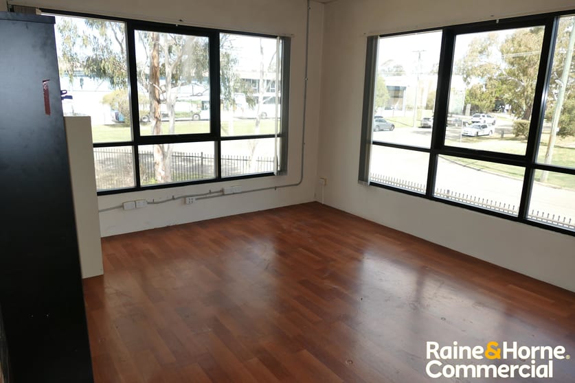 Click to view all images Ingleburn NSW 2565 - Image 2