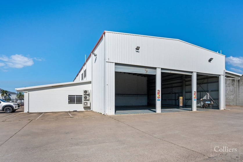 Click to view all images 2/9-11 Caldwell Street Garbutt QLD 4814 - Image 1