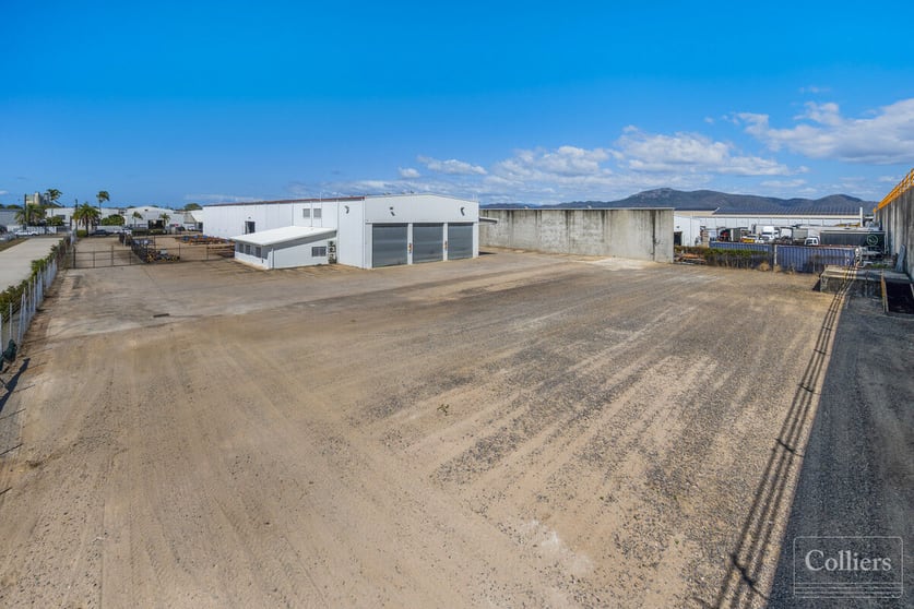 Click to view all images 2/9-11 Caldwell Street Garbutt QLD 4814 - Image 2