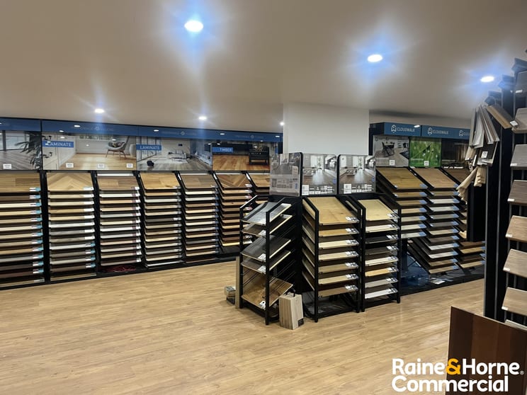 Click to view all images Unit 2/49 Blaxland Road Campbelltown NSW 2560 - Image 3
