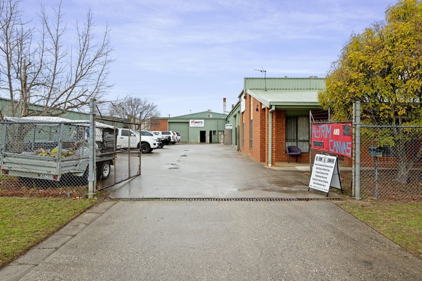 Click to view all images 3/856 Leslie Drive North Albury NSW 2640 - Image 1