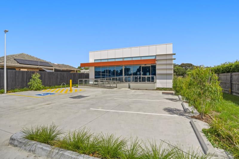 Click to view all images 2 John Street Koo Wee Rup VIC 3981 - Image 1