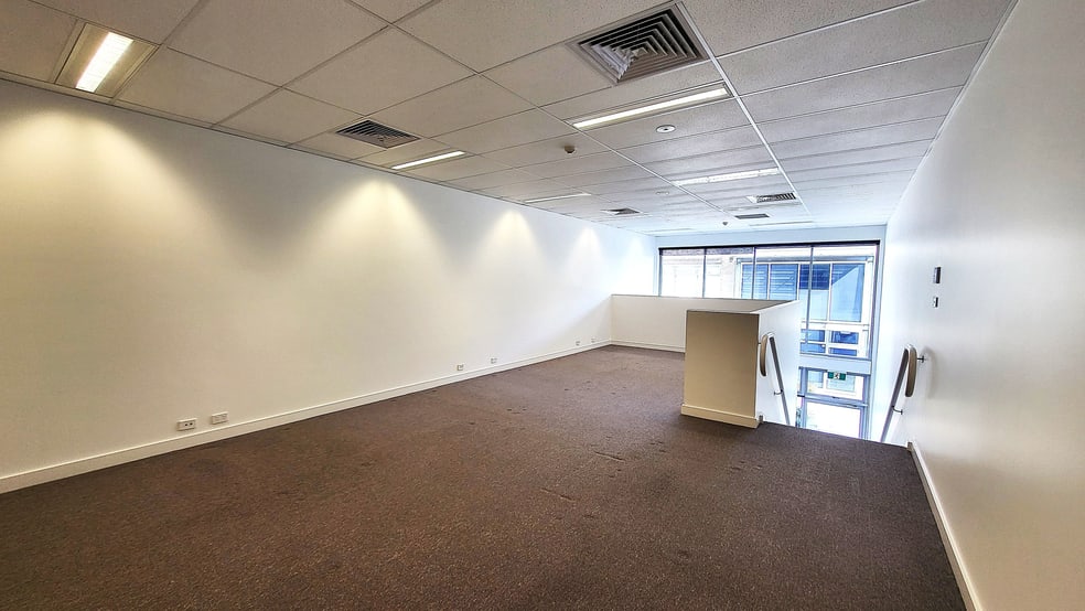 Click to view all images 15/27 Yallourn Street Fyshwick ACT 2609 - Image 2