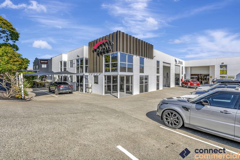 1/39-41 Dover Drive Burleigh Heads QLD 4220 - Image 2