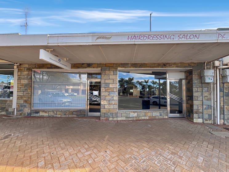 Click to view all images 36 and 38 Barwell Avenue Barmera SA 5345 - Image 2