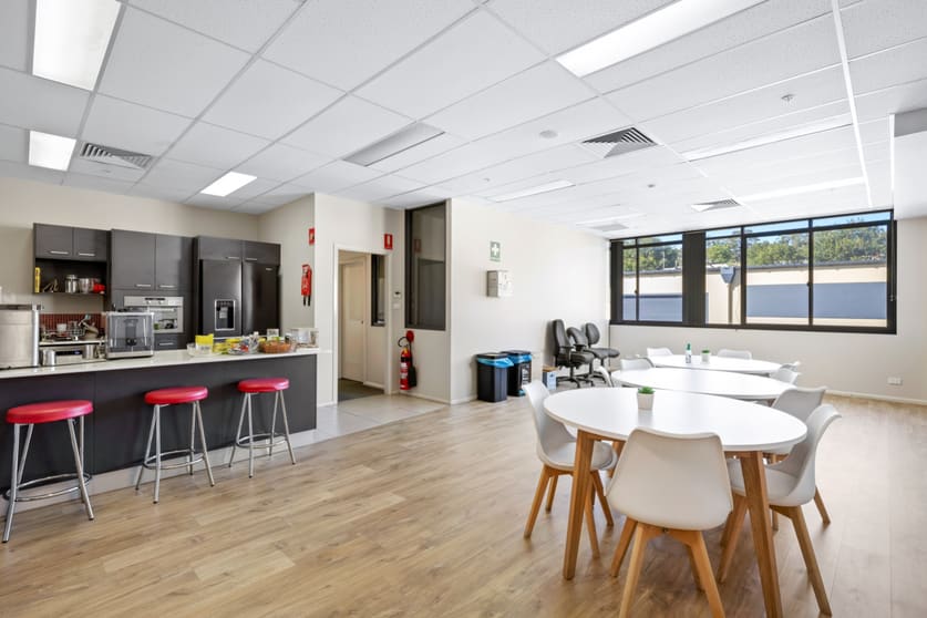 Click to view all images 6-10 Billbrooke Close Cameron Park NSW 2285 - Image 3