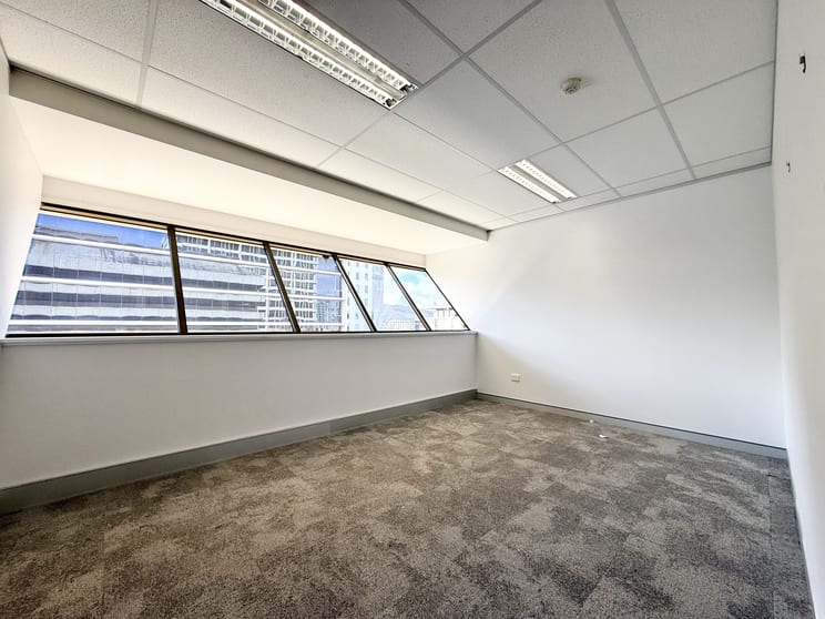 Click to view all images Unit 6 Level 5 17-21 University Avenue City ACT 2601 - Image 1