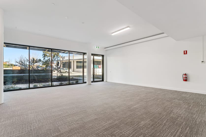 Click to view all images 3 Gemstone Boulevard Carine WA 6020 - Image 3