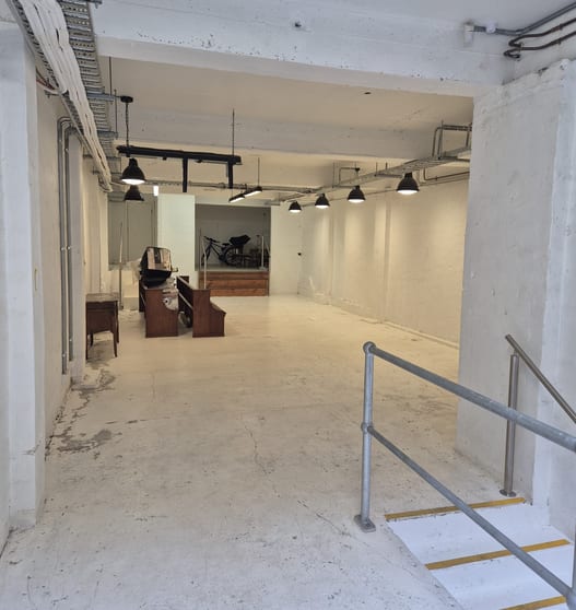 Click to view all images rear/56 Cooper St Surry Hills NSW 2010 - Image 3
