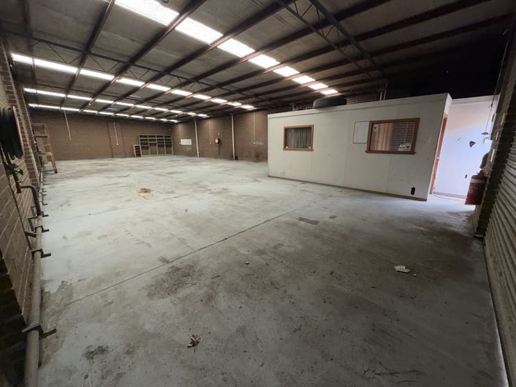 Click to view all images 4/16 Station Street Bacchus Marsh VIC 3340 - Image 3