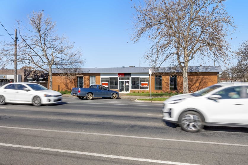 Click to view all images 617-619 Howitt Street Soldiers Hill VIC 3350 - Image 3