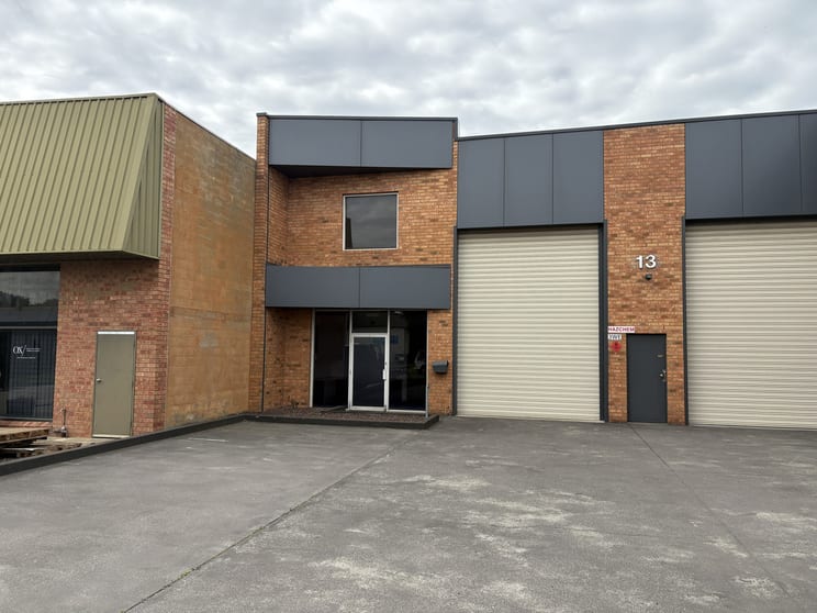 Click to view all images 1/13 Jarrah Drive Braeside VIC 3195 - Image 2
