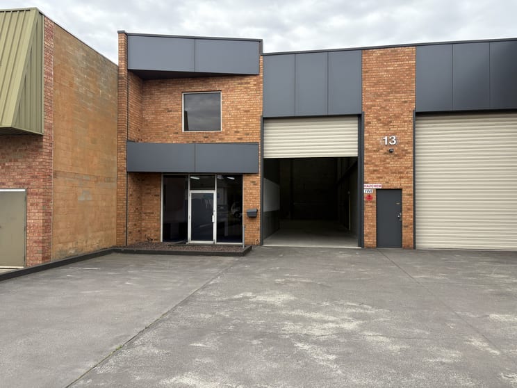 Click to view all images 1/13 Jarrah Drive Braeside VIC 3195 - Image 1