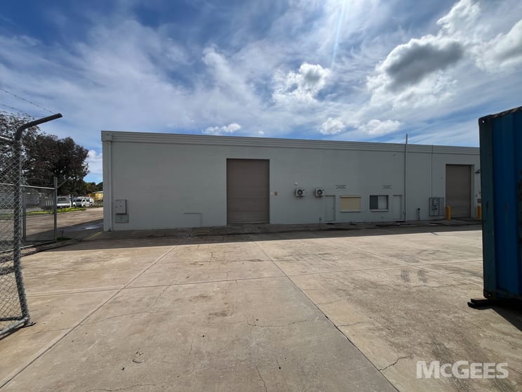 Click to view all images 2/21-25 Langford Street Pooraka SA 5095 - Image 1