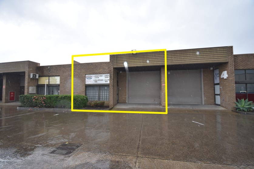 Click to view all images 3/2 Gatwick Road Bayswater North VIC 3153 - Image 1