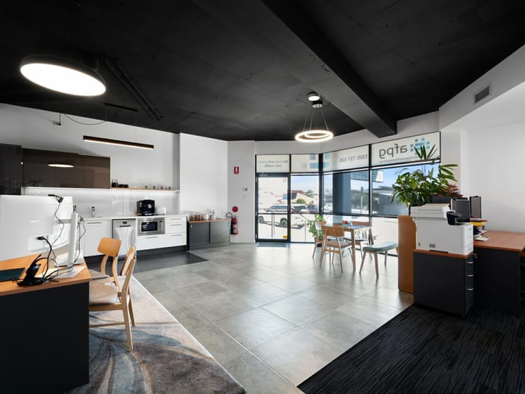 Click to view all images 5/68 Dilkera Avenue Valentine NSW 2280 - Image 3
