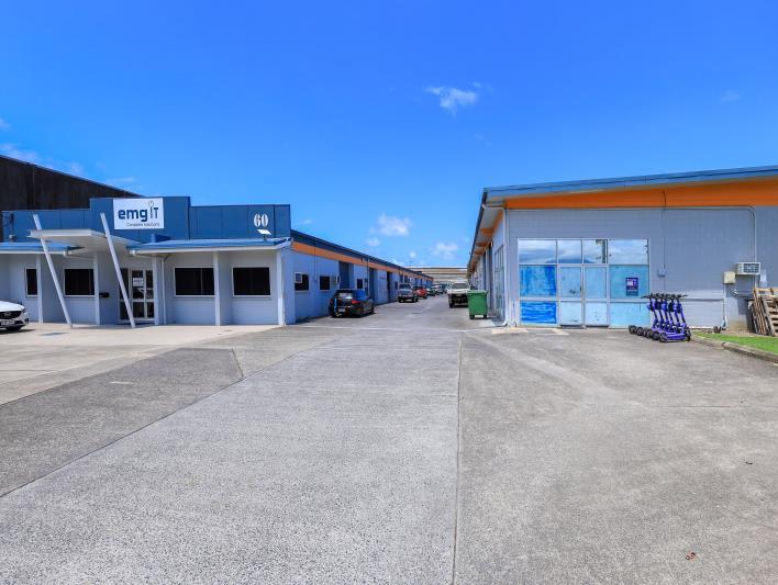 Click to view all images 60-62 Fearnley Street Portsmith QLD 4870 - Image 2