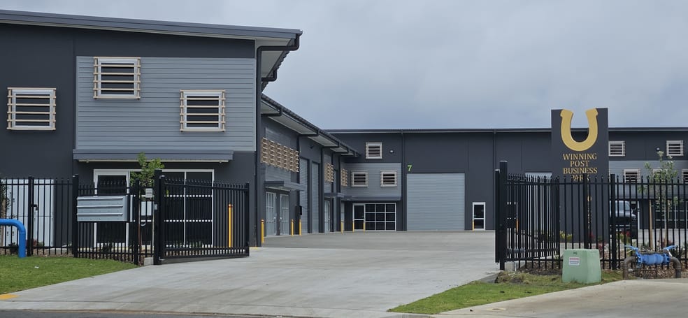 Click to view all images 5/10 Curtiss Close Taminda NSW 2340 - Image 1