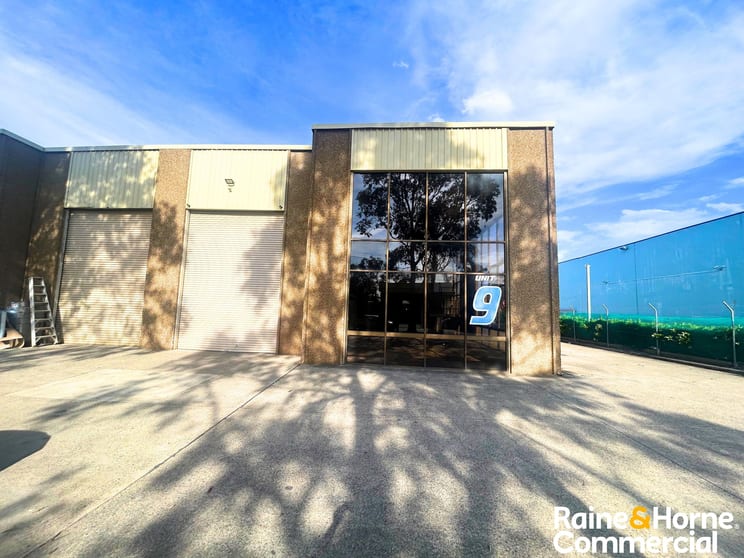 Click to view all images Unit 9/8 Kerr Road Ingleburn NSW 2565 - Image 1