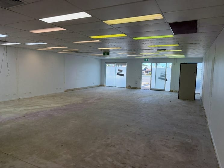2/3 Kawana Island Boulevard Warana QLD 4575 - Image 3