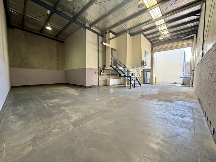 Click to view all images 34/65-75 Captain Cook Drive Caringbah NSW 2229 - Image 1