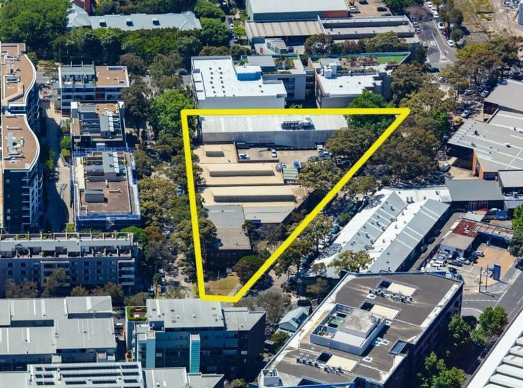 Click to view all images 244 Young Street Waterloo NSW 2017 - Image 1