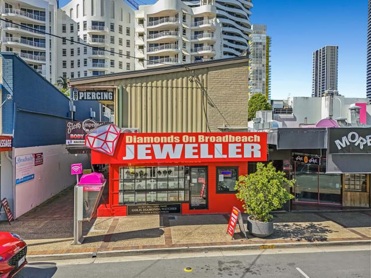 Click to view all images 2707 Gold Coast Highway Broadbeach QLD 4218 - Image 2