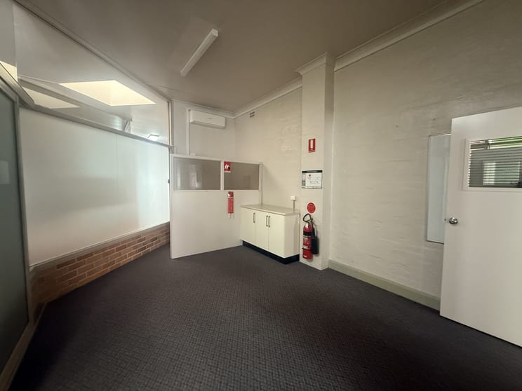 Click to view all images Suite 1/40 Belgrave Street Kempsey NSW 2440 - Image 3