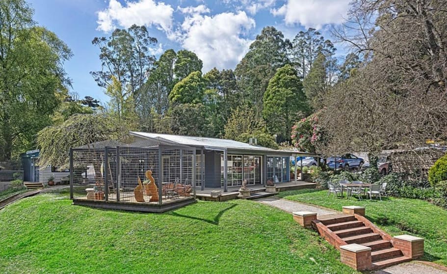 Click to view all images 1/10 Parsons Ln Olinda VIC 3788 - Image 2