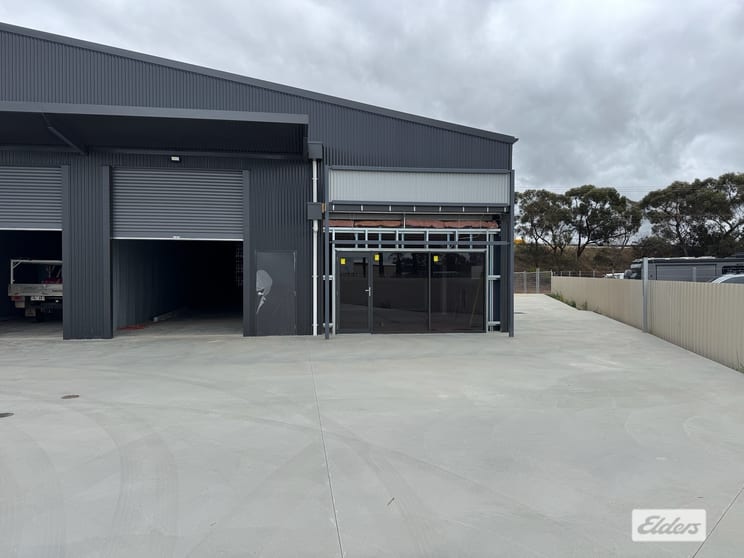 Click to view all images 31 Theen Avenue Willaston SA 5118 - Image 3
