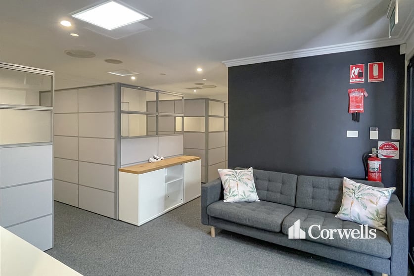 Click to view all images 6/32 Junction Road Burleigh Heads QLD 4220 - Image 3