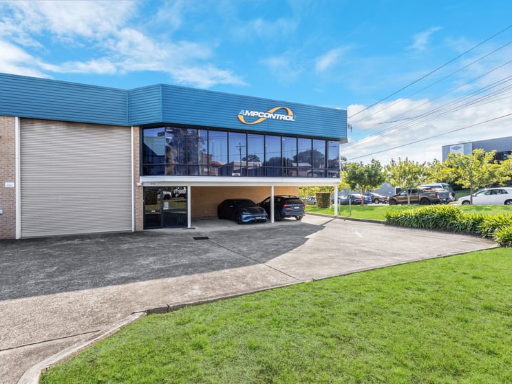 Click to view all images 2/71 Prince William Drive Seven Hills NSW 2147 - Image 1