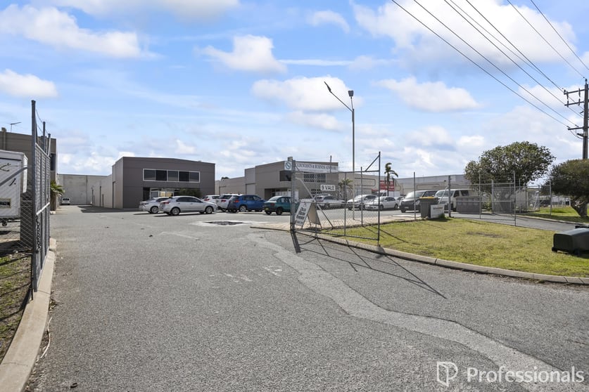 Click to view all images 5/9 Vale Street Malaga WA 6090 - Image 1