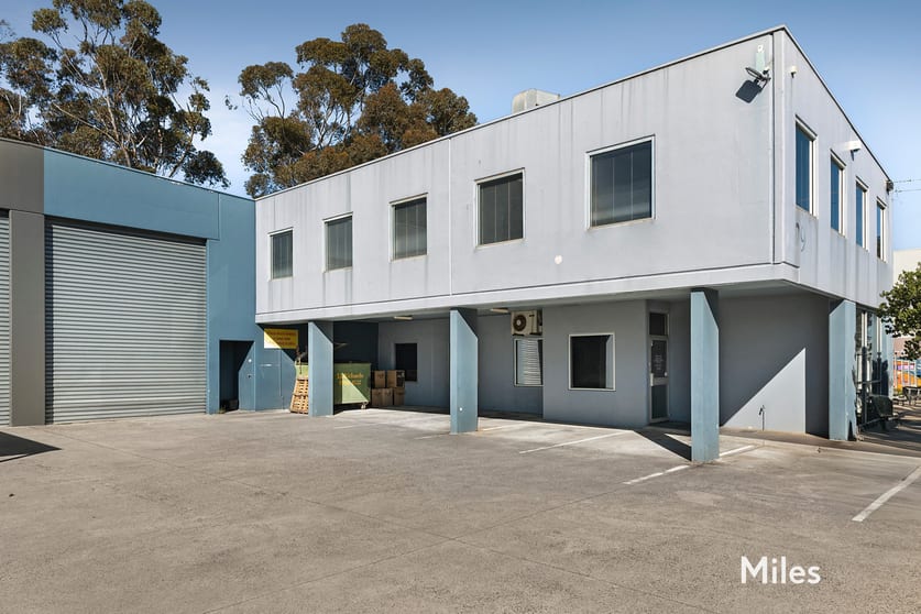29 Clements Avenue Bundoora VIC 3083 - Image 2