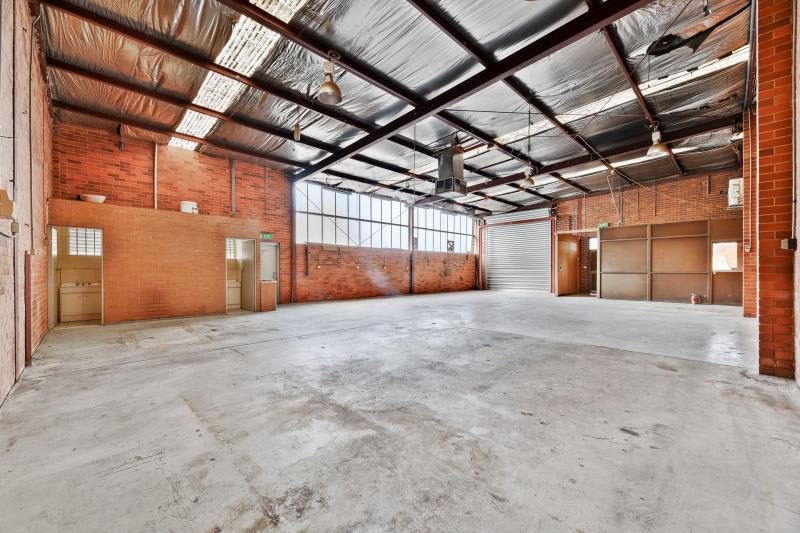 Click to view all images 16 Treforest Drive Clayton VIC 3168 - Image 2