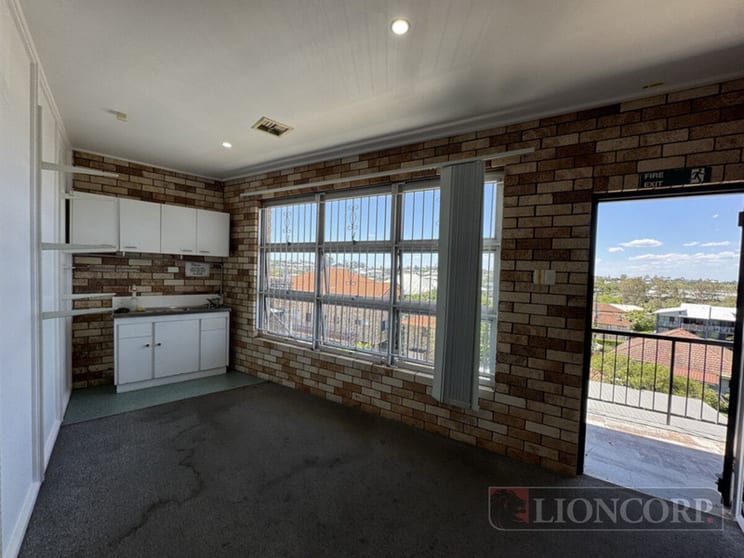 Click to view all images Carina QLD 4152 - Image 3